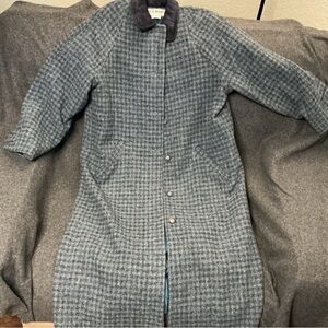 L.L.Bean blue wool blend long coat in houndstooth and a suede accent collar.